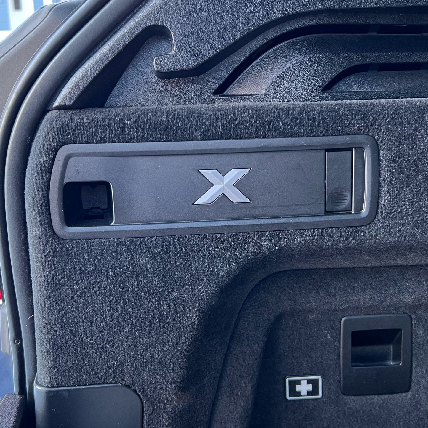 G05/F95 X5 Cargo Badges